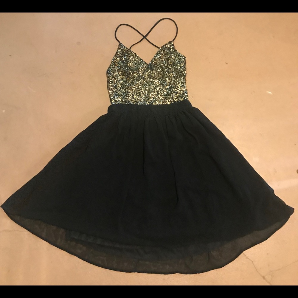 Mystic strappy gold sequin backless party dress